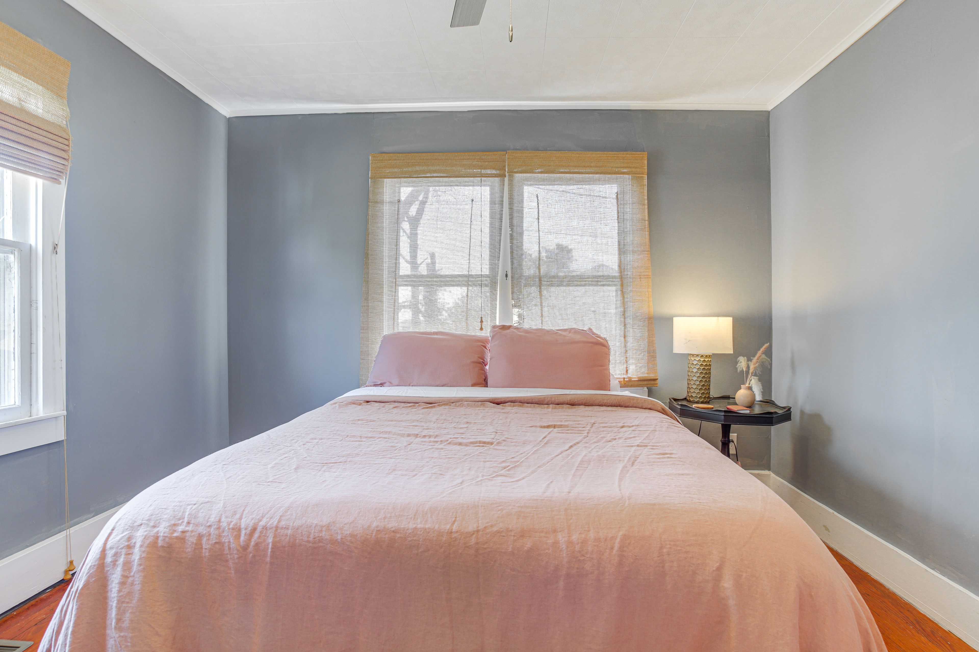 Bedroom 1 | Queen Bed